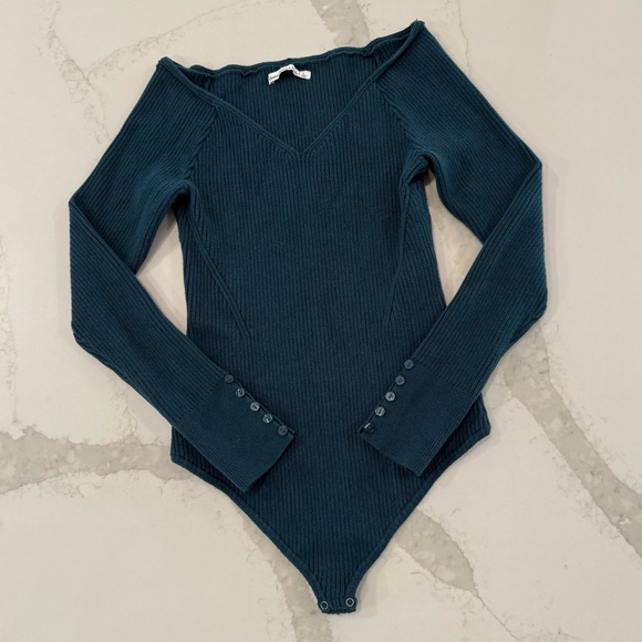 Abercrombie & Fitch Tops - Abercrombie & Fitch Ribbed V-Neck Knit Sweater Body Suit Women’s Large Teal Blue